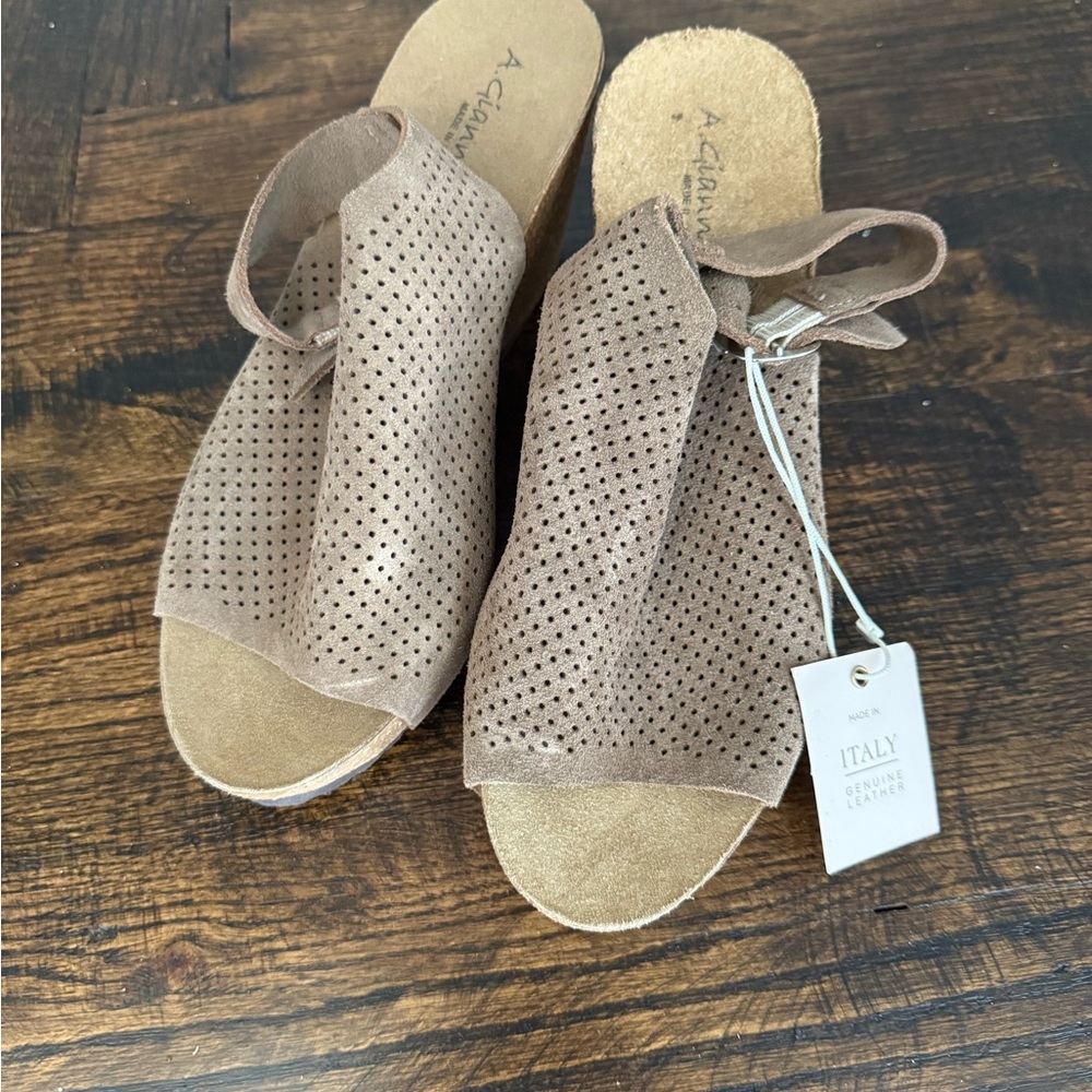 A. Giannetti Women's Tan Wedges- NEW made in Italy - Picture 2 of 9